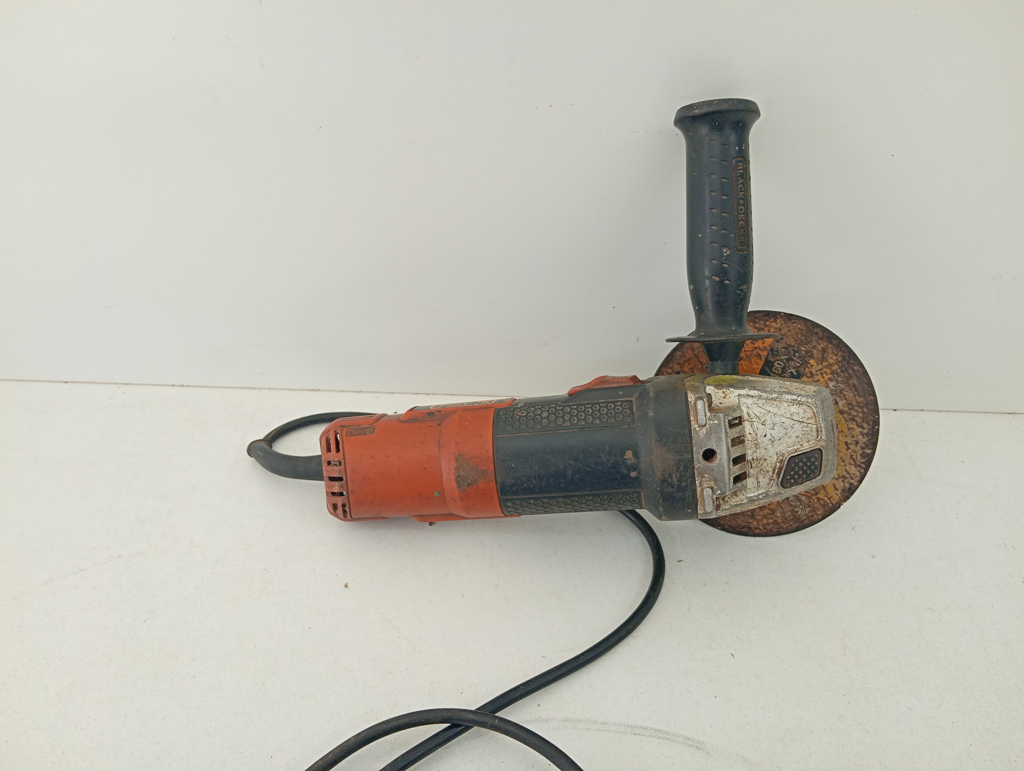 Foto 3 de Pulidora Marca Black Decker Modelo G720 Tamaño Chico Usado Con Desgaste Acc Manija Disco